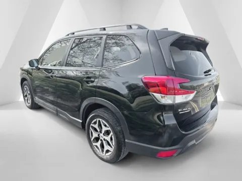 More photos of 2023 Subaru Forester Premium at Hometown Chevrolet, OH
