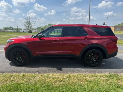 More photos of 2021 Ford Explorer ST at Hometown Chevrolet, OH