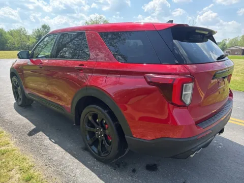 More photos of 2021 Ford Explorer ST at Hometown Chevrolet, OH