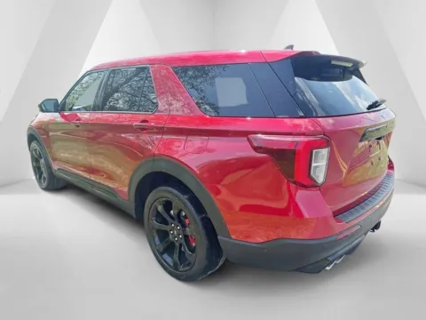 More photos of 2021 Ford Explorer ST at Hometown Chevrolet, OH