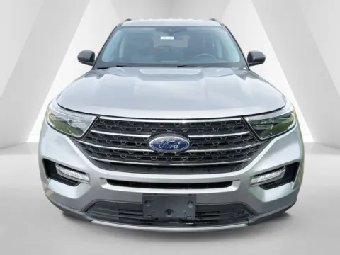 Photos of 2023 Ford Explorer XLT for sale in Waverly, OH at Hometown Chevrolet