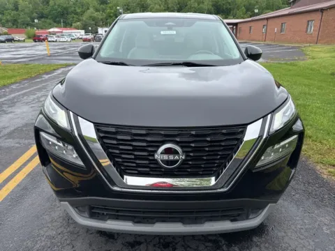 Photos of 2023 Nissan Rogue SV for sale in Waverly, OH at Hometown Chevrolet