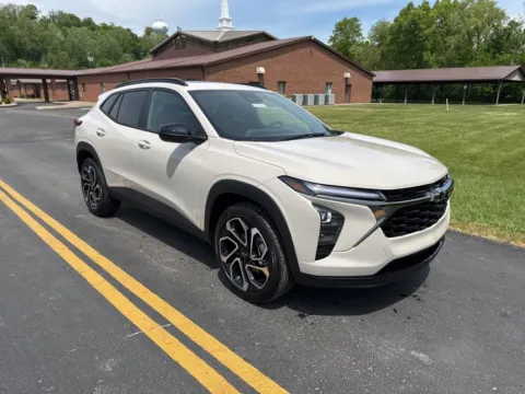 White 2026 Chevrolet Trax 2RS for sale in Waverly, OH