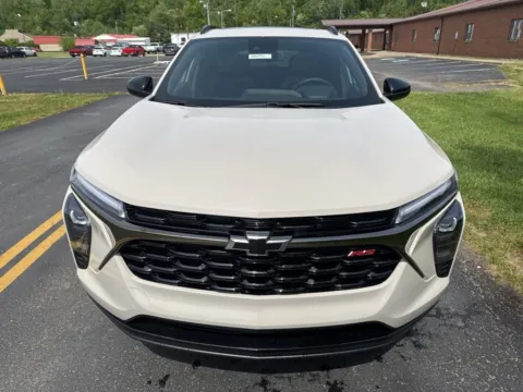 Photos of 2026 Chevrolet Trax 2RS for sale in Waverly, OH at Hometown Chevrolet