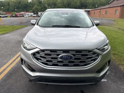 Photos of 2022 Ford Edge SEL for sale in Waverly, OH at Hometown Chevrolet