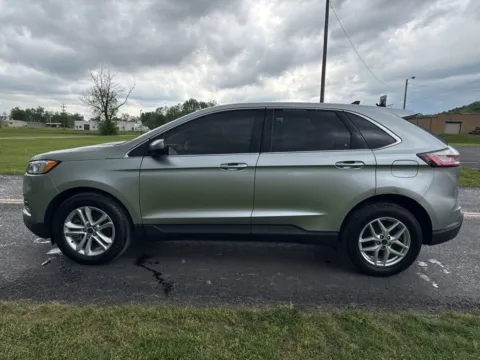 More photos of 2022 Ford Edge SEL at Hometown Chevrolet, OH