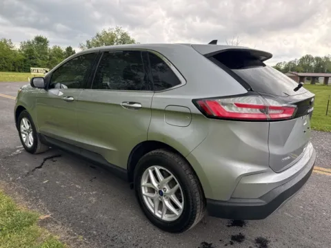 More photos of 2022 Ford Edge SEL at Hometown Chevrolet, OH