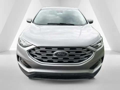 Photos of 2022 Ford Edge SEL for sale in Waverly, OH at Hometown Chevrolet