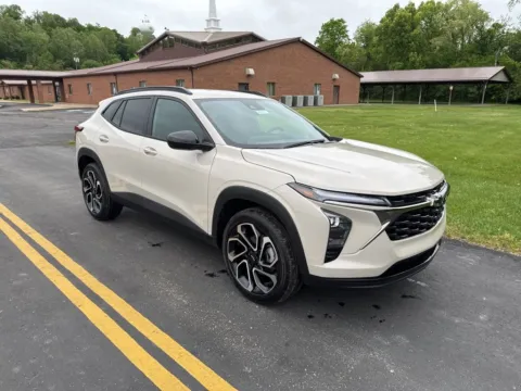 White 2026 Chevrolet Trax 2RS for sale in Waverly, OH