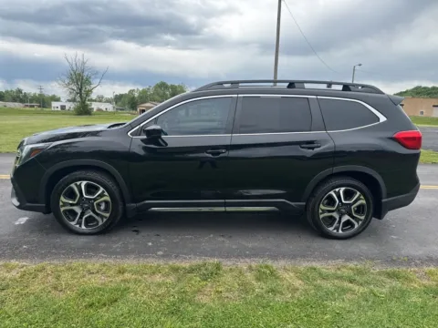 More photos of 2024 Subaru Ascent Limited at Hometown Chevrolet, OH