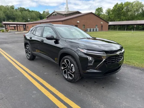 Black 2026 Chevrolet Trax 2RS for sale in Waverly, OH