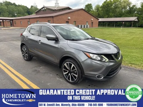 Gray 2017 Nissan Rogue Sport SL for sale in Waverly, OH