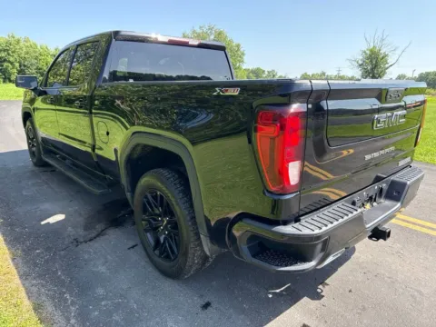 More photos of 2021 GMC Sierra 1500 Elevation at Hometown Chevrolet, OH