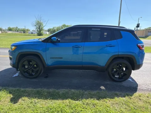 More photos of 2021 Jeep Compass Altitude at Hometown Chevrolet, OH