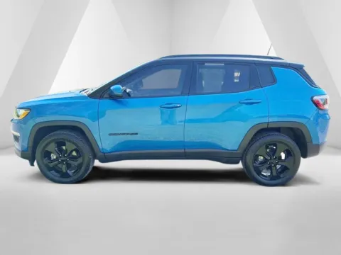 More photos of 2021 Jeep Compass Altitude at Hometown Chevrolet, OH