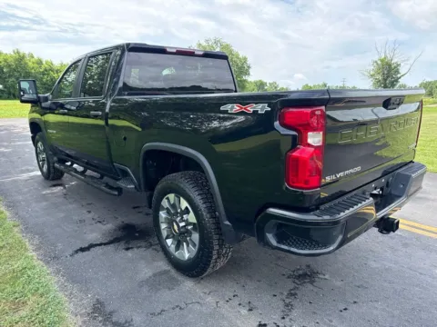 More photos of 2022 Chevrolet Silverado 2500HD Custom at Hometown Chevrolet, OH