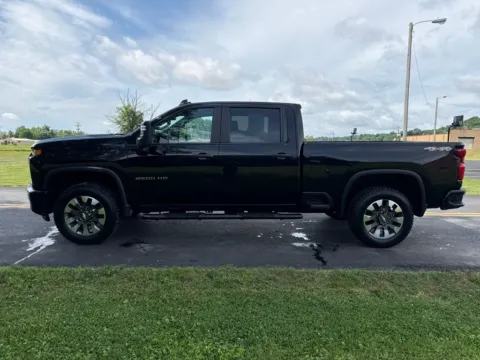 More photos of 2022 Chevrolet Silverado 2500HD Custom at Hometown Chevrolet, OH