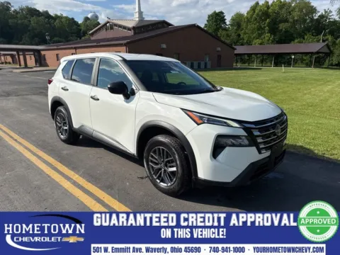 White 2024 Nissan Rogue S for sale in Waverly, OH