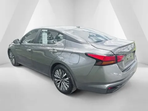 More photos of 2024 Nissan Altima 2.5 SV at Hometown Chevrolet, OH