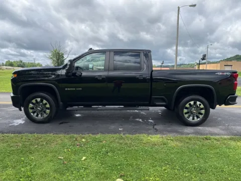 More photos of 2023 Chevrolet Silverado 2500HD Custom at Hometown Chevrolet, OH