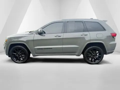 More photos of 2019 Jeep Grand Cherokee Altitude at Hometown Chevrolet, OH