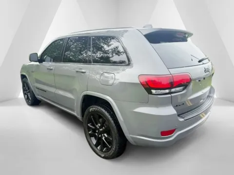 More photos of 2019 Jeep Grand Cherokee Altitude at Hometown Chevrolet, OH