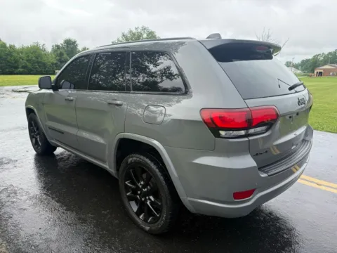More photos of 2019 Jeep Grand Cherokee Altitude at Hometown Chevrolet, OH