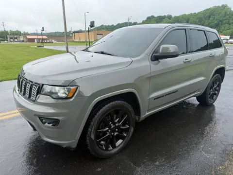 Another view of 2019 Jeep Grand Cherokee Altitude for sale in Waverly, OH at Hometown Chevrolet