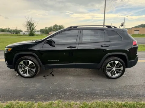 More photos of 2022 Jeep Cherokee Limited at Hometown Chevrolet, OH