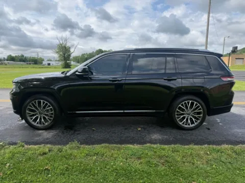 More photos of 2021 Jeep Grand Cherokee L Summit at Hometown Chevrolet, OH