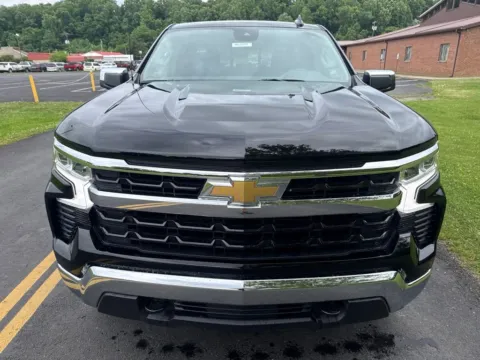 Photos of 2026 Chevrolet Silverado 1500 LT for sale in Waverly, OH at Hometown Chevrolet