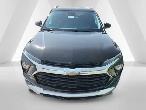 Photos of 2026 Chevrolet TrailBlazer LT for sale in Waverly, OH at Hometown Chevrolet