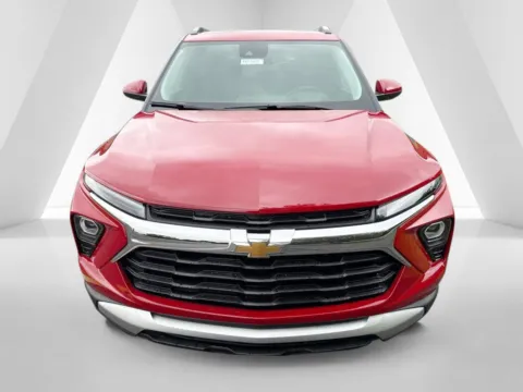 Photos of 2026 Chevrolet TrailBlazer LT for sale in Waverly, OH at Hometown Chevrolet