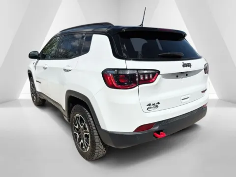 More photos of 2026 Jeep Compass Trailhawk at Hometown Chevrolet, OH