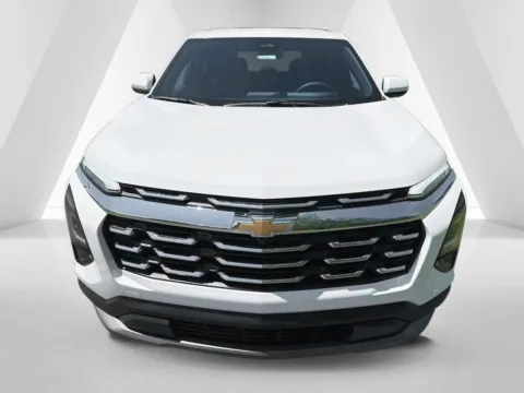 Photos of 2026 Chevrolet Equinox LT for sale in Waverly, OH at Hometown Chevrolet