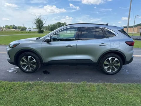 More photos of 2024 Ford Escape Platinum at Hometown Chevrolet, OH