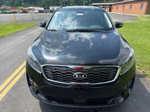 Photos of 2020 Kia Sorento S for sale in Waverly, OH at Hometown Chevrolet