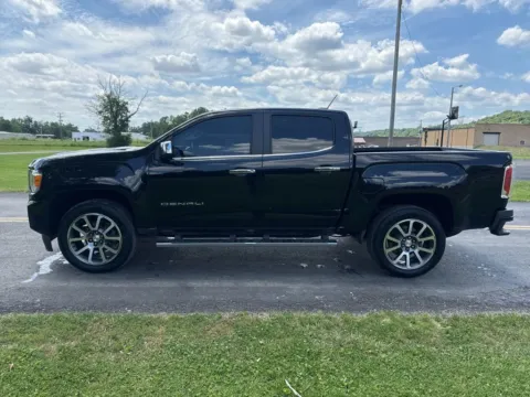 More photos of 2021 GMC Canyon Denali at Hometown Chevrolet, OH