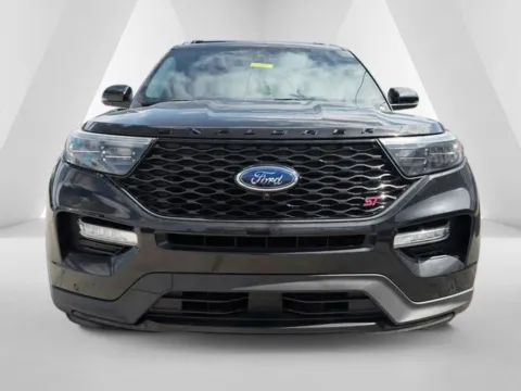 Photos of 2020 Ford Explorer ST for sale in Waverly, OH at Hometown Chevrolet