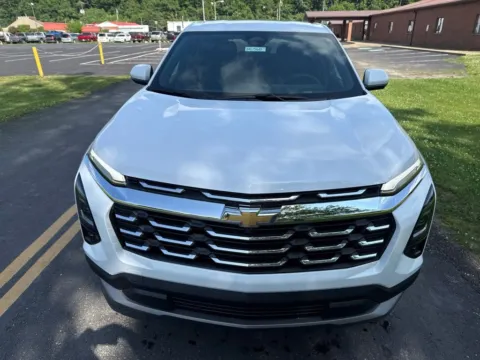 Photos of 2026 Chevrolet Equinox LT for sale in Waverly, OH at Hometown Chevrolet