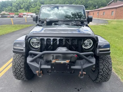 Photos of 2021 Jeep Gladiator Overland for sale in Waverly, OH at Hometown Chevrolet