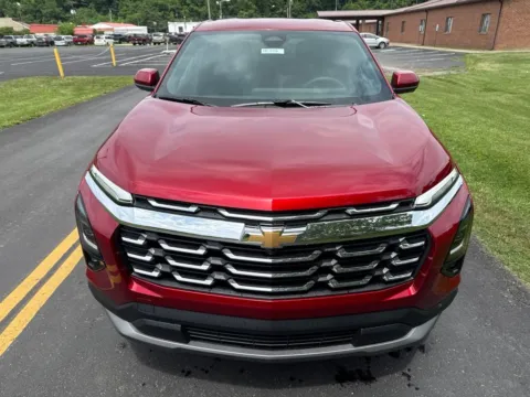 Photos of 2026 Chevrolet Equinox LT for sale in Waverly, OH at Hometown Chevrolet