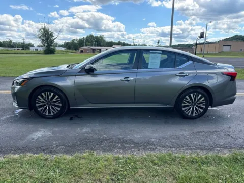 More photos of 2024 Nissan Altima 2.5 SV at Hometown Chevrolet, OH
