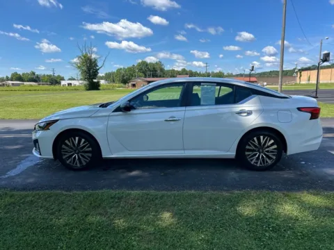 More photos of 2024 Nissan Altima 2.5 SV at Hometown Chevrolet, OH