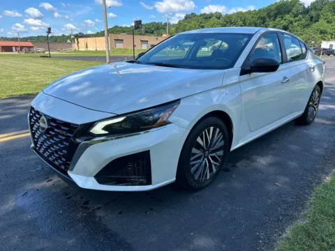 Another view of 2024 Nissan Altima 2.5 SV for sale in Waverly, OH at Hometown Chevrolet