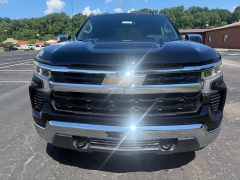 Photos of 2026 Chevrolet Silverado 1500 LT for sale in Waverly, OH at Hometown Chevrolet