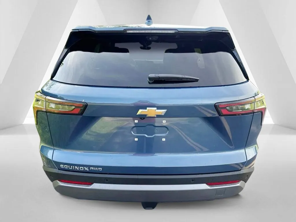 2026 Chevrolet Equinox LT - Photo 6