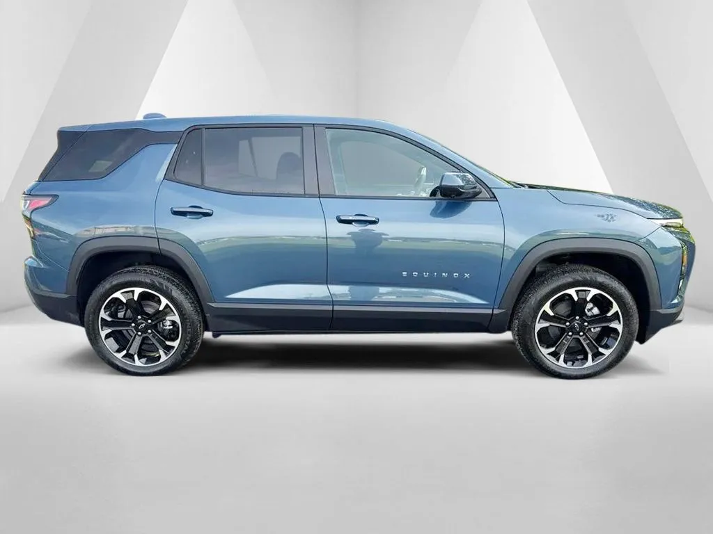 2026 Chevrolet Equinox LT - Photo 8