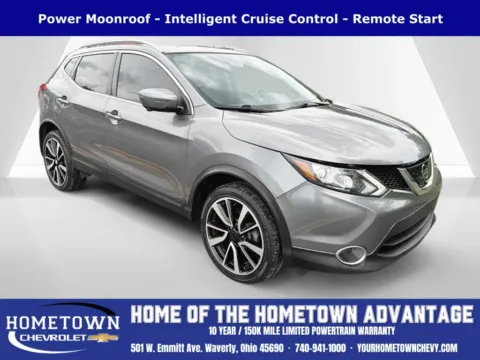 Gray 2017 Nissan Rogue Sport SL for sale in Waverly, OH