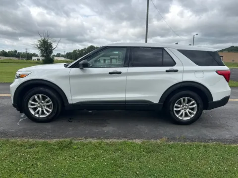 More photos of 2021 Ford Explorer at Hometown Chevrolet, OH